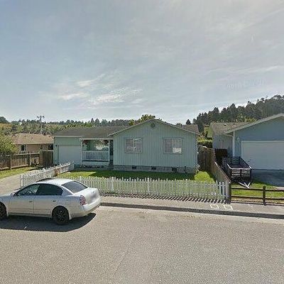 2891 Rebecca Ln, Fortuna, CA 95540