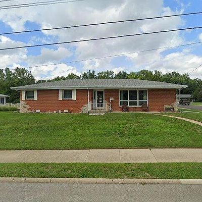 2307 Willow St, Pekin, IL 61554