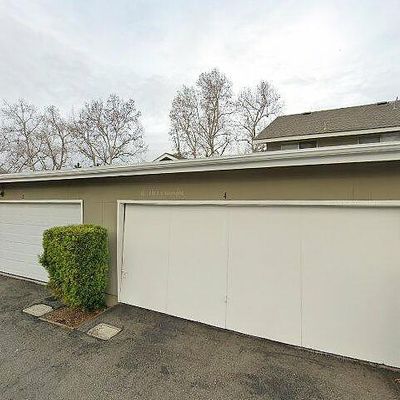 4 Baton Rouge, Irvine, CA 92604