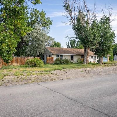 109 N 1 St St E, Cowley, WY 82420