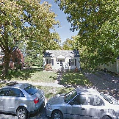 1114 W Walkup Ave, Carbondale, IL 62901