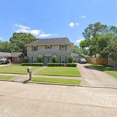 15806 Hickory Knoll Dr, Houston, TX 77059