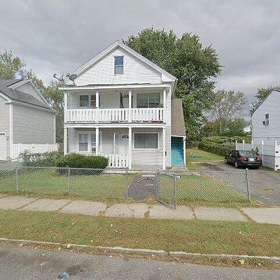 28 Moore St, Springfield, MA 01107