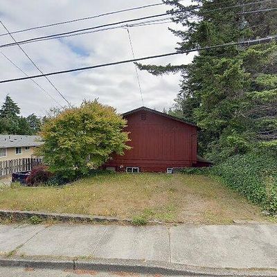 2321 Oak St, North Bend, OR 97459