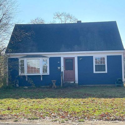 40 Holly Tree Ln, New Bedford, MA 02745