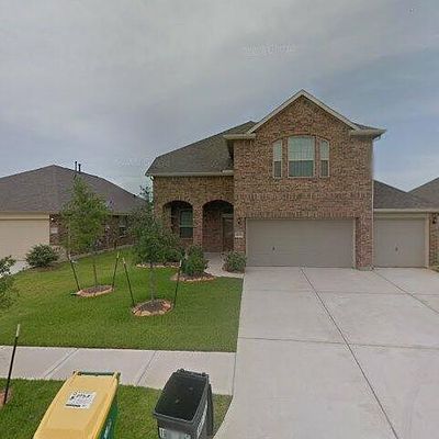 6826 Hunters Way Ln, Baytown, TX 77521