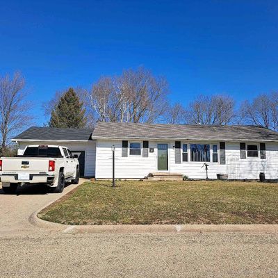 611 Marcia St, Henry, IL 61537