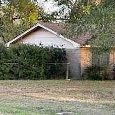 612 Franklin St, Newhebron, MS 39140