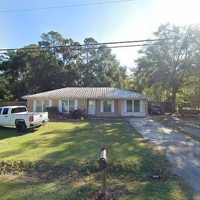 9808 Briarcliff Dr, Moss Point, MS 39562