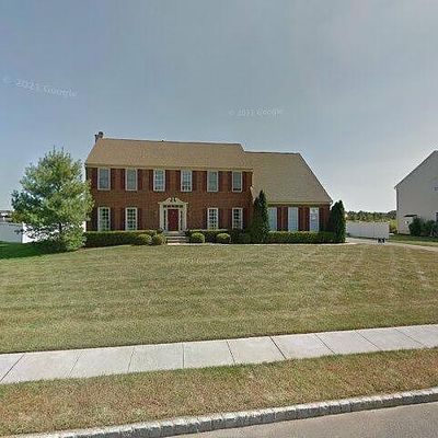 18 Nicole Ct, Freehold, NJ 07728