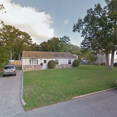 5 Hilltop Dr, Bayville, NJ 08721