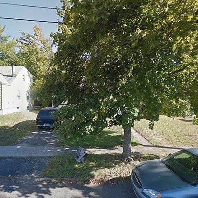 9 Windsor Rd, Hamden, CT 06517