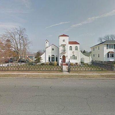 100 Biltmore Blvd, Massapequa, NY 11758