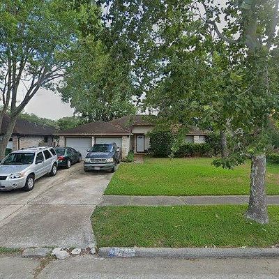 13815 Grosvenor St, Houston, TX 77034