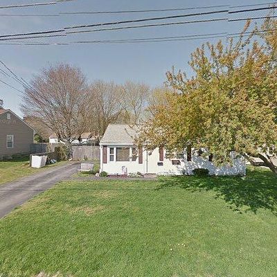 15 Rosedale Dr, Bristol, RI 02809