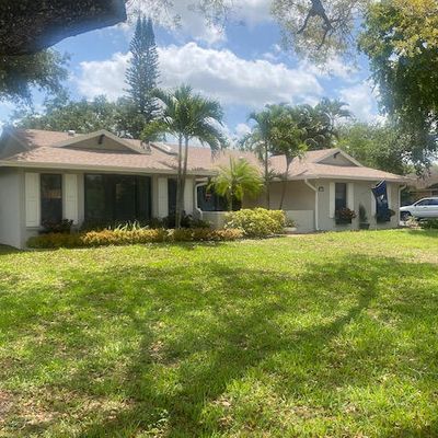 166 Old Country Rd S, Wellington, FL 33414