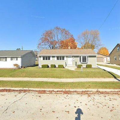 1716 Philippen St, Manitowoc, WI 54220