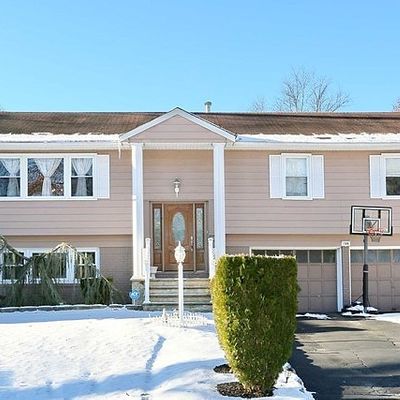 186 Hargreaves Ave, Teaneck, NJ 07666