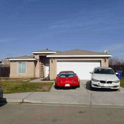 2711 Sierra Madre Ave, Clovis, CA 93611