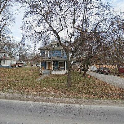 305 Center St, Lathrop, MO 64465