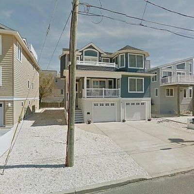 31 W New York Ave, Beach Haven, NJ 08008