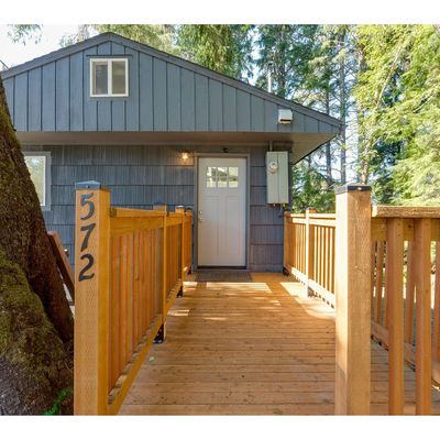 572 Old Cannon Beach Rd, Cannon Beach, OR 97110