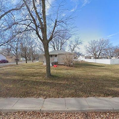 535 East St, Phillips, NE 68865