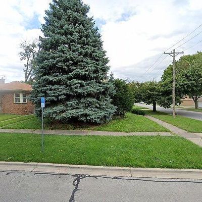 725 Newcastle Ave, Westchester, IL 60154
