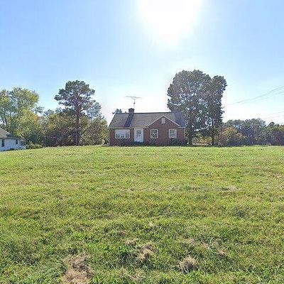 901 E Gilbreath St, Graham, NC 27253