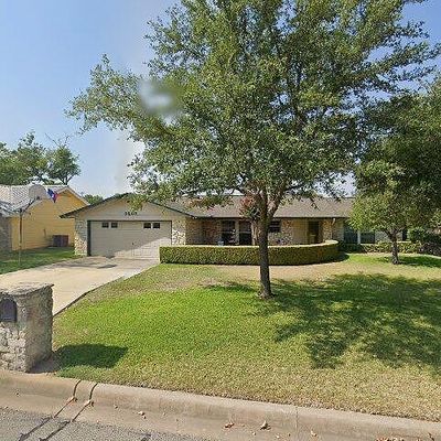 9205 Oak Hills Dr, Temple, TX 76502