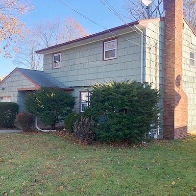 102 Daniel Rd, Hamden, CT 06517