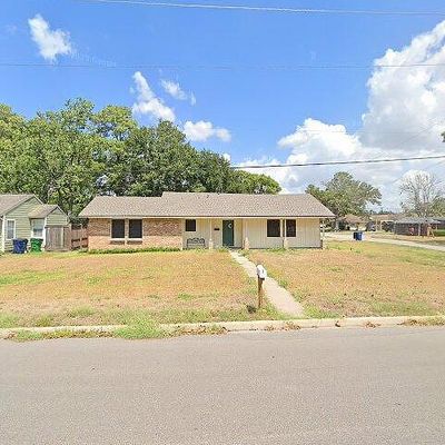 1021 E Miller St, Angleton, TX 77515