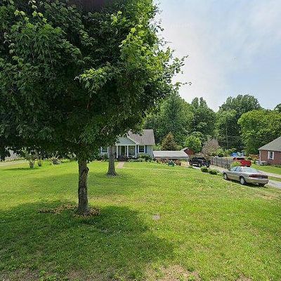 1027 Mulberry St, Burns, TN 37029