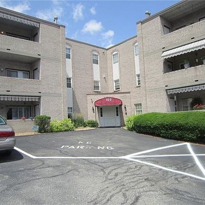 103 Woodstone Ln #52, New Kensington, PA 15068