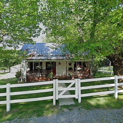 107 Sycamore St, Ansted, WV 25812