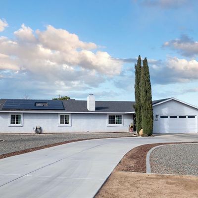 10916 Saratoga Rd, Apple Valley, CA 92308