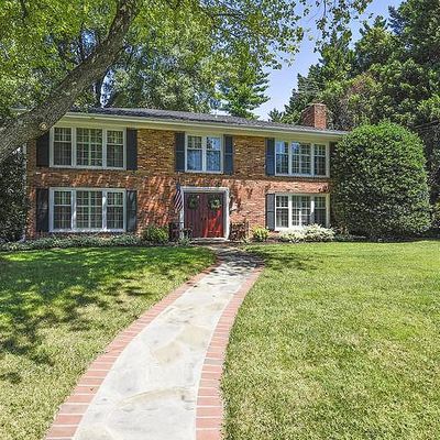 1102 Belle Vista Dr, Alexandria, VA 22307