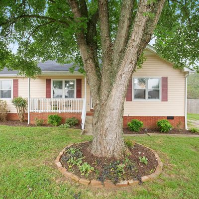 111 Hollywood Hills Dr, Columbia, TN 38401