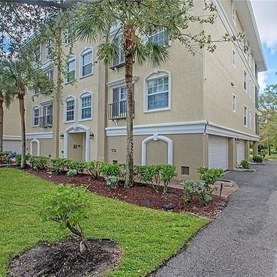 10021 Lake Cove Dr, Fort Myers, FL 33908