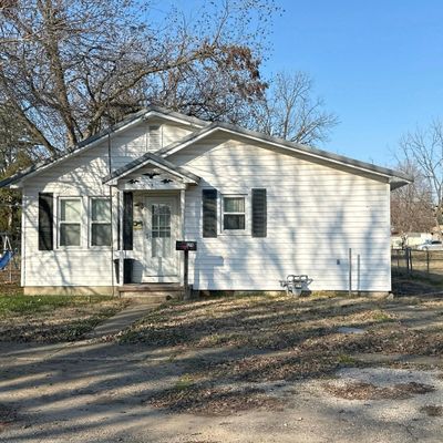 1211 Page St, Dexter, MO 63841