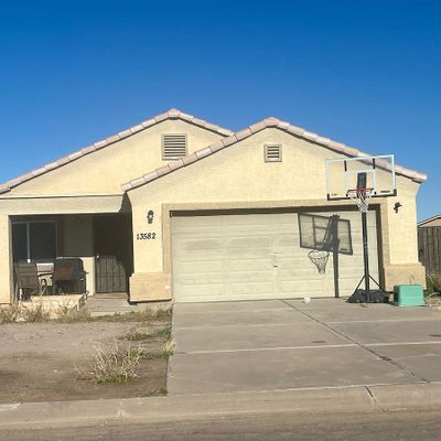 13582 S Capistrano Rd, Arizona City, AZ 85123