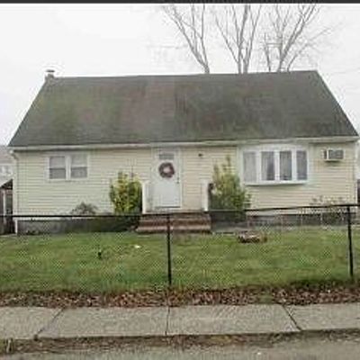 12 William St, Central Islip, NY 11722