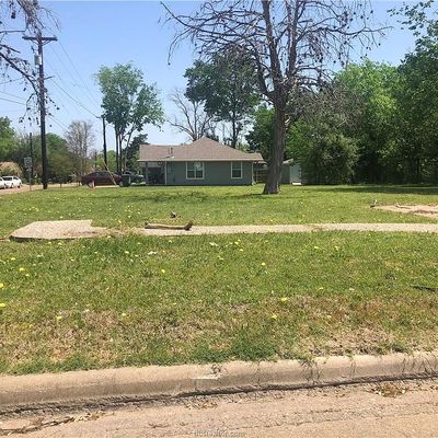 1200 Military Dr, Bryan, TX 77803