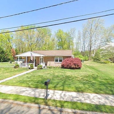 16 Sycamore St, Moorestown, NJ 08057