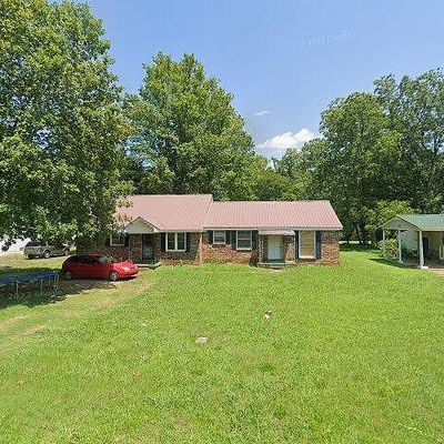 160 Magnolia St, Camden, TN 38320