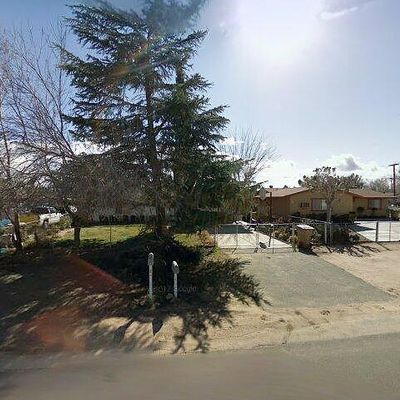 16325 Live Oak St, Hesperia, CA 92345