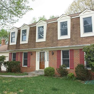 16449 Tomahawk Dr, Gaithersburg, MD 20878