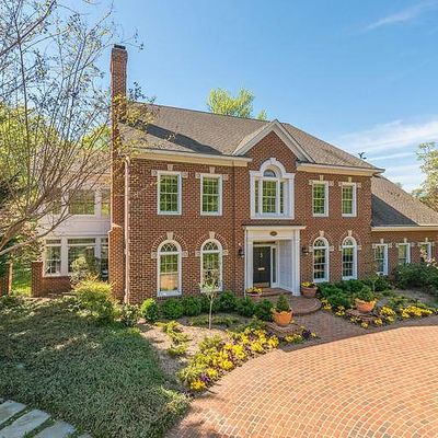 1402 Greenwood Pl, Alexandria, VA 22304