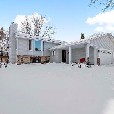 146 Canterbury Rd, Circle Pines, MN 55014