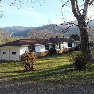 202 Winter St, Swannanoa, NC 28778